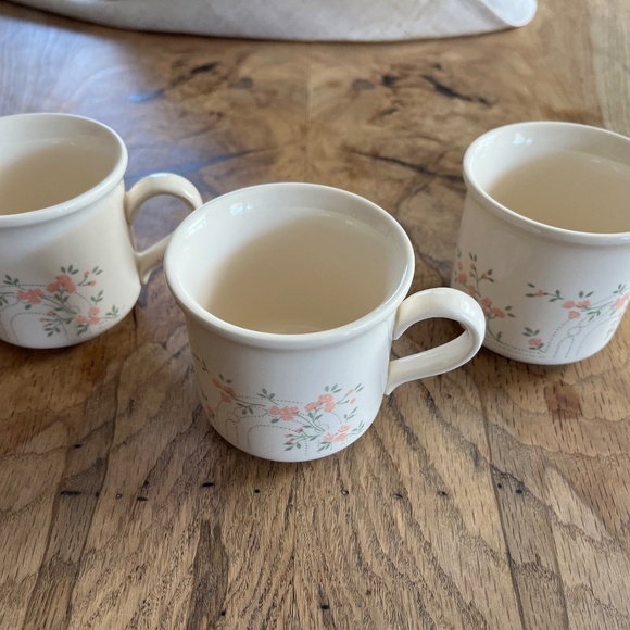 Scarce Vintage Staffordshire Tableware from England Cream and Floral Mugs - 3 - Picture 7 of 10